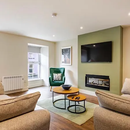 Uptown Retreat Apartment